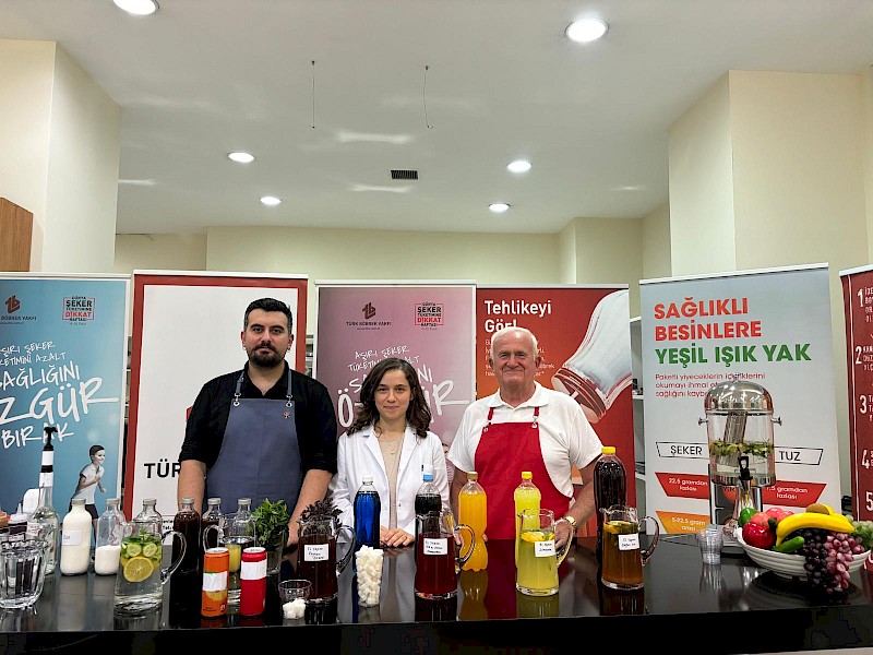 TÜRK BÖBREK VAKFI SICAK HAVADA ŞEKERLİ VE GAZLI SOĞUK İÇECEKLERE KARŞI UYARDI