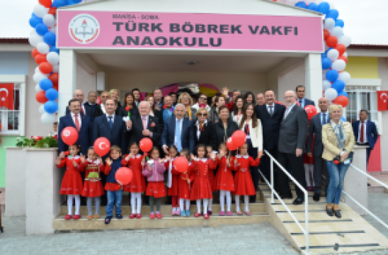 TÜRK BÖBREK VAKFI’NDAN SOMALI MİNİKLERE 23 NİSAN HEDİYESİ