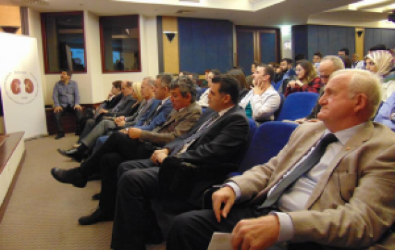 BÖHAK BÖBREK HASTALARININ SORUNLARINI İKİ BELGESEL İLE MASAYA YATIRDI