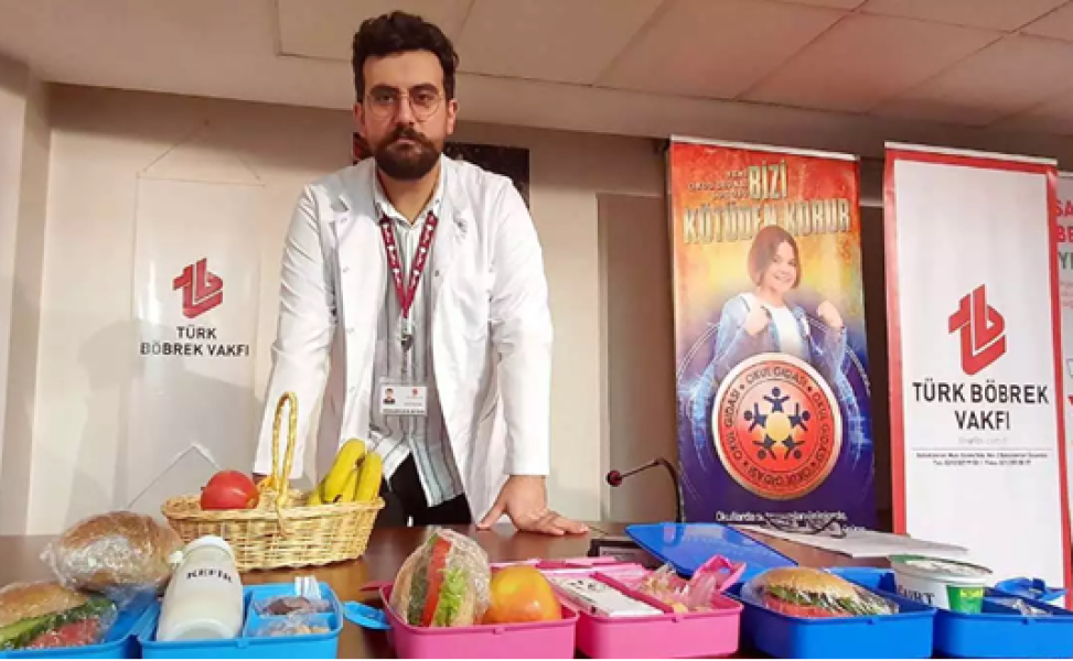 OKULLARDA ÇOCUKLARIN KÖTÜ BESLENME ALIŞKANLIKLARI VE SAĞLIKLI BESLENME ÇANTASI İLE ALINABİLECEK ÖNLEMLER