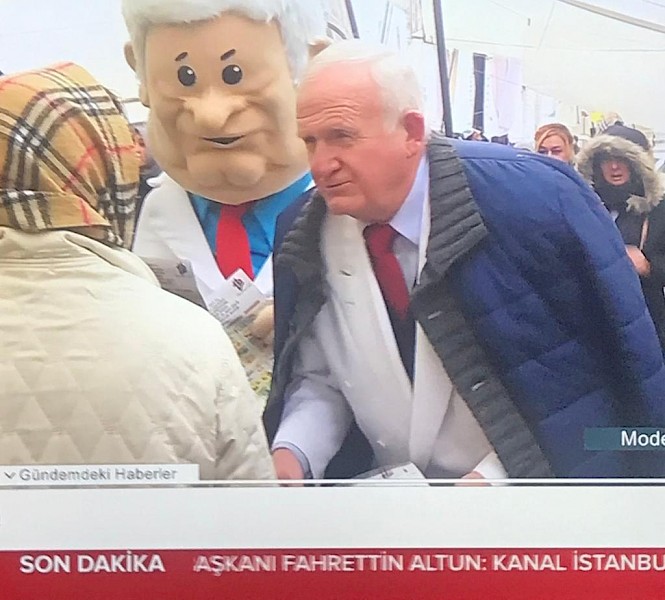 Böbrek Dede Halk Pazarına Gitti